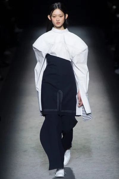 Look 4
